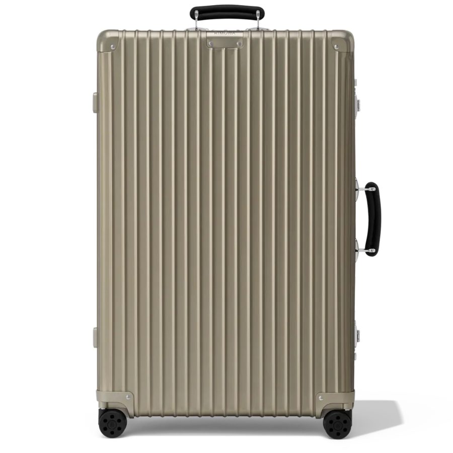 リモワ「Classic チェックイン L」チタニウム、14~15日の旅に映える上品なアルミケース